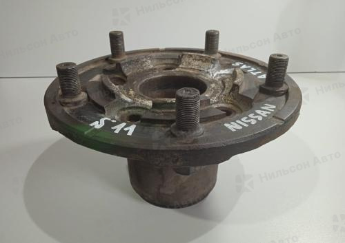 Ступица передняя NISSAN ATLAS, R16 на 5 шпилек, дисковые тормоза, б/у  (Уточнить какая шпилька)