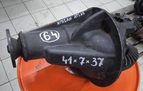 Редуктор заднего моста NISSAN ATLAS, R16 на 6 шпилек, пл/хв 41/7, шлицов 37, фланец 67*67, б/у