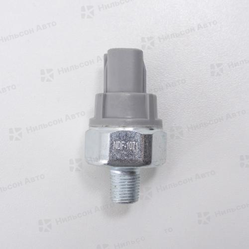 Датчик давления масла ISUZU/TOYOTA, фишка пластиковая, NARICHIN