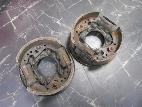 Опорный диск задний ISUZU FORWARD FRR, 5 тонник, 6 шпилек, в сборе, б/у (под накладки T320-1201)