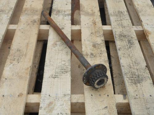 Полуось MMC CANTER,  4WD, узкая база, 5-6 шпилек, длина 75 см, шлицов 18, диаметр 39 мм, крепится на 8 болтов, б/у