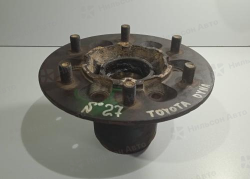 Ступица передняя TOYOTA DYNA, R15 на 6 шпилек, дисковые тормоза, б/у