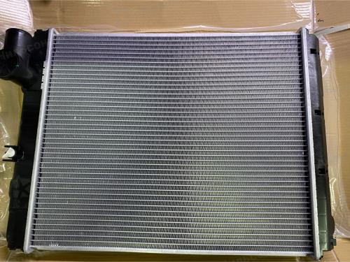 Радиатор двигателя MMC CANTER 4M40, 4M51, пластиковый без заливной, в530*ш440*т50 (без бачков), вид 1, ZEVS