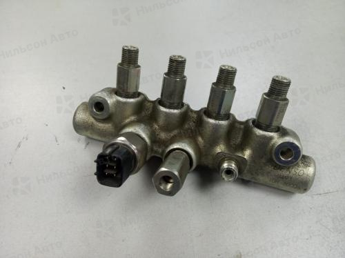 Топливная рейка HINO DUTRO N04C, б/у ( внутренняя резьба)