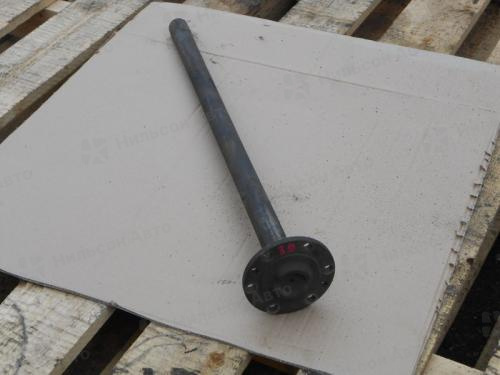 Полуось NISSAN ATLAS, широкая база, 5-6 шпилек, длина 80 см, шлицов 39, диаметр 40 мм, крепится на 6 болтов, б/у