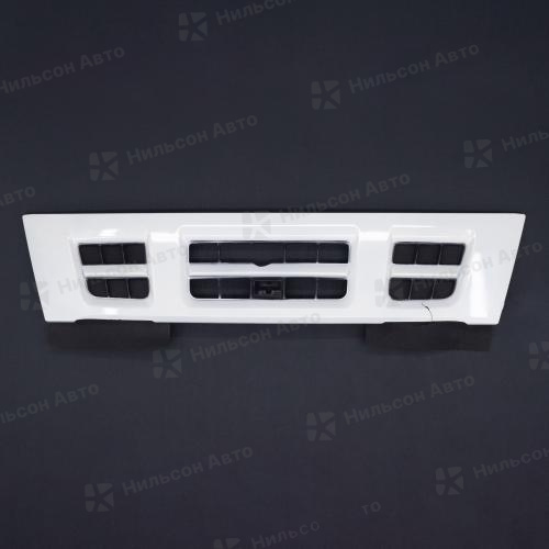 Решетка радиатора ISUZU ELF/NISSAN ATLAS узкая база 2004 год, ZEVS (УЦЕНКА!!! ТРЕЩИНА)