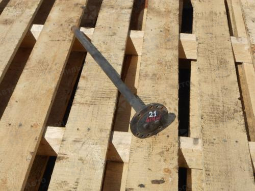 Полуось MMC CANTER, узкая база, 6 шпилек, длина 67 см, шлицов 28, диаметр 31 мм, крепится на 6 болтов, б/у