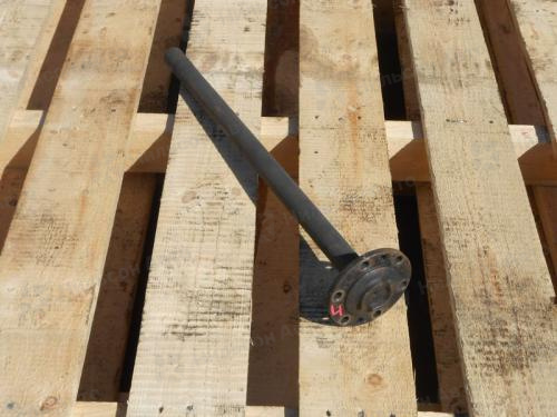 Полуось NISSAN ATLAS, узкая база, 6 шпилек, длина 68 см, шлицов 37, диаметр 38 мм, крепится на 6 болтов, б/у