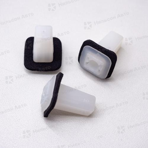 Клипса крепежная ISUZU, (щечка кабины), оригинал