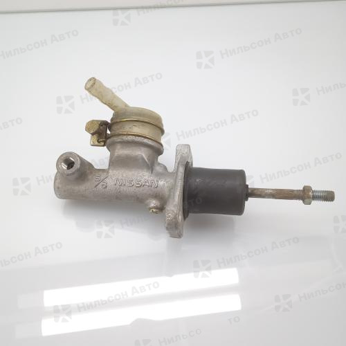 Главный цилиндр сцепления NISSAN ATLAS TD27, P2F23, б/у