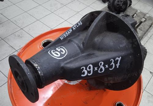 Редуктор заднего моста NISSAN ATLAS, R16 на 6 шпилек, пл/хв 39/8, шлицов 37, фланец 77*77, б/у