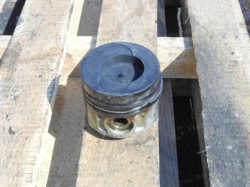 Поршень NISSAN DIESEL RF8, б/у