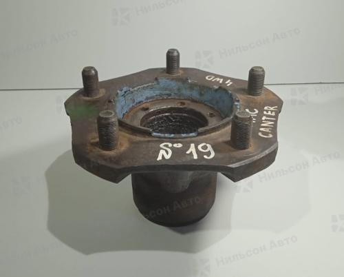 Ступица передняя MMC CANTER, 4WD, FG50, R16 на 5 шпилек, дисковые тормоза, б/у