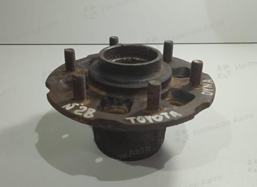 Ступица передняя TOYOTA DYNA, TOYOACE, LY50-LY212, R15 на 6 шпилек, дисковые тормоза, б/у