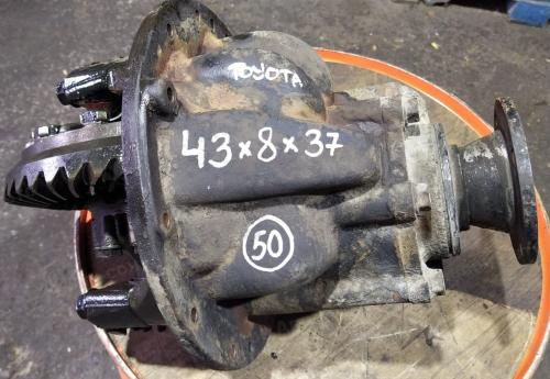 Редуктор заднего моста TOYOTA DYNA, R14-16 на 5 шпилек, пл/хв 43/8, шлицов 37, фланец 78*84, б/у