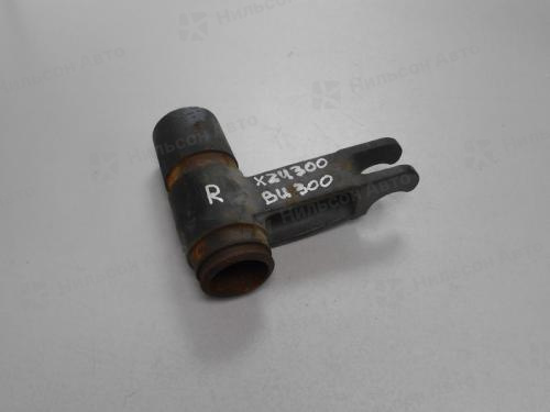 Крепление торсиона TOYOTA DYNA, правое, б/у