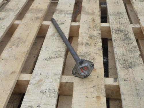 Полуось MAZDA BONGO, R12,  шпилек, длина 65 см, шлицов 26, диаметр 27 мм, крепится на 4 болта, б/у