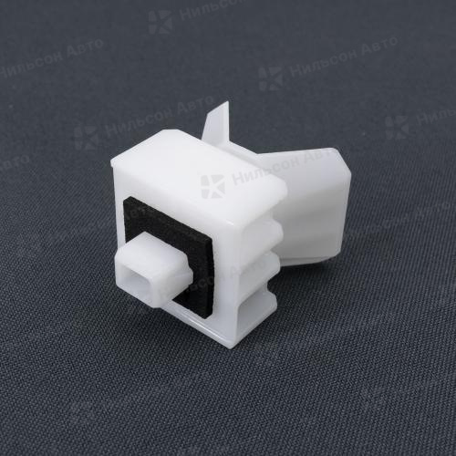 Клипса крепежная ISUZU, (щечка кабины), оригинал