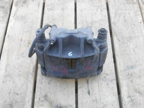 Суппорт передний, левый TOYOTA DYNA XZU300-400, рычажная подвеска, б/у