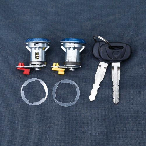 Личинка замка двери ISUZU ELF NKR66E, LT (2 личинки замка двери, 2 ключа)