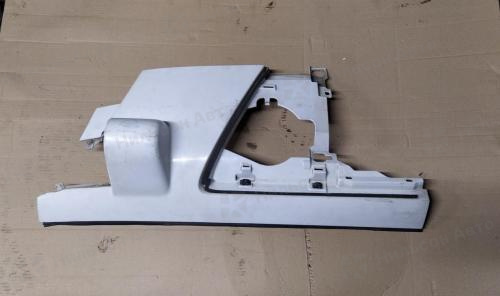 Щечка кабины ISUZU ELF с 2008 г, правая нижняя, б/у