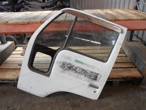 Дверь передняя, левая NISSAN DIESEL MK211, в сборе, электрическая, белая, б/у