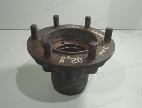 Ступица передняя MMC CANTER, 4WD, FD501, R15 на 6 шпилек, дисковые тормоза, б/у