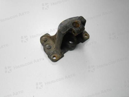 Кронштейн задней рессоры, передний ISUZU FORWARD, б/у