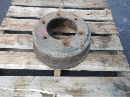 Тормозной барабан, передний NISSAN DIESEL, R17.5 на 6 шпилек, б/у