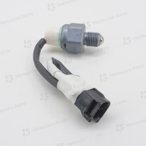 Датчик заднего хода ISUZU ELF 4JB1, 4JJ1, 4HK1, вид 1, оригинал