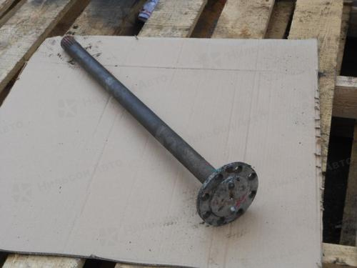 Полуось ISUZU ELF, широкая база, 5-6 шпилек, длина 82.5 см, шлицов 20, диаметр 43 мм, крепится на 8 болтов, б/у