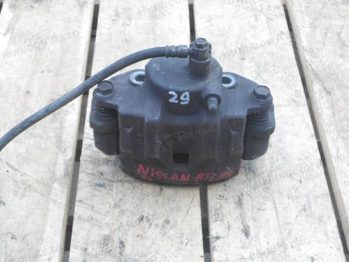 Суппорт передний, правый NISSAN ATLAS, F23, TD25, TD27, QD32, рычажная подвеска, б/у