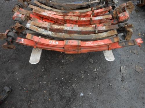 Рессора задняя ISUZU FORWARD (длина 1360 ширина 70 листов 4 в подрессорнике 2 палец на 25 мм, переменная толщина), б/у