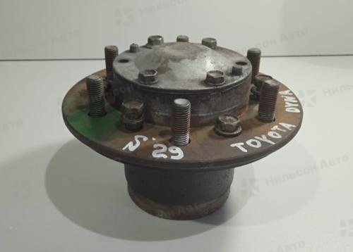 Ступица передняя TOYOTA DYNA, TOYOACE, LY121-LY230, 3L, 5L, R15 на 6 шпилек, дисковые тормоза, б/у