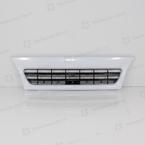 Решетка радиатора ISUZU ELF узкая база 1999-2004 год, API (ширина по верху 80, высота по краю 21)