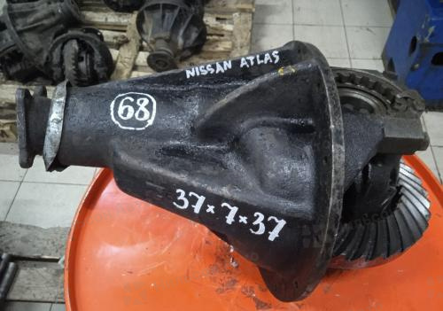 Редуктор заднего моста NISSAN ATLAS, R16 на 6 шпилек, пл/хв 37/7, шлицов 37, фланец 60*60, б/у