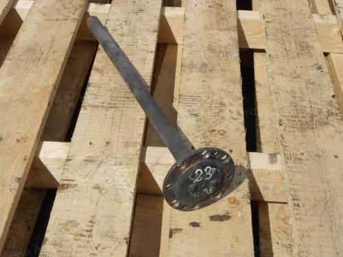 Полуось MMC CANTER, узкая база, 5-6 шпилек, длина 69 см, шлицов 16, диаметр 35 мм, крепится на 8 болтов, б/у