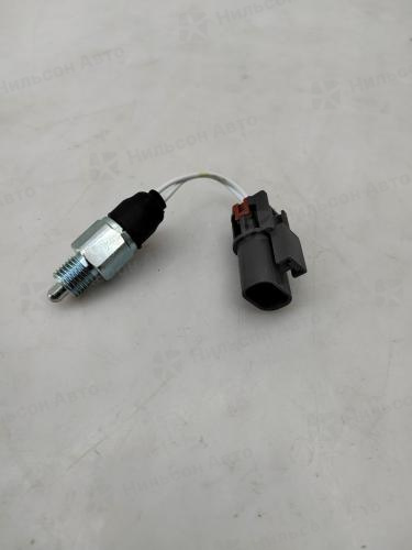 Датчик заднего хода NISSAN CABSTAR, оригинал