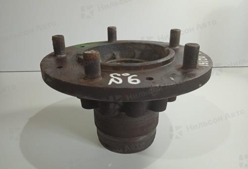 Ступица передняя ISUZU ELF, R16 на 5 шпилек, дисковые тормоза, крепится на 12 болтов, б/у
