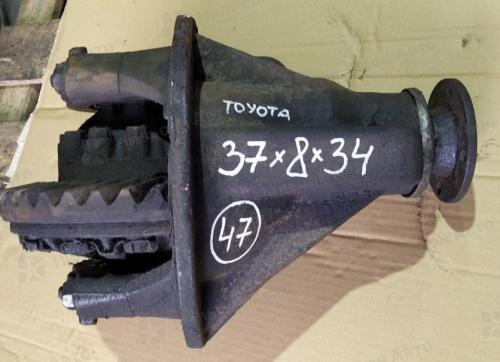 Редуктор заднего моста TOYOTA DYNA, R14-16 на 5 шпилек, пл/хв 37/8, шлицов 34, фланец 65*65, б/у